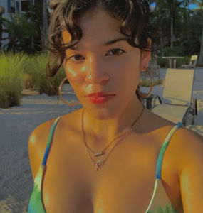 Meet your Posher, Camila